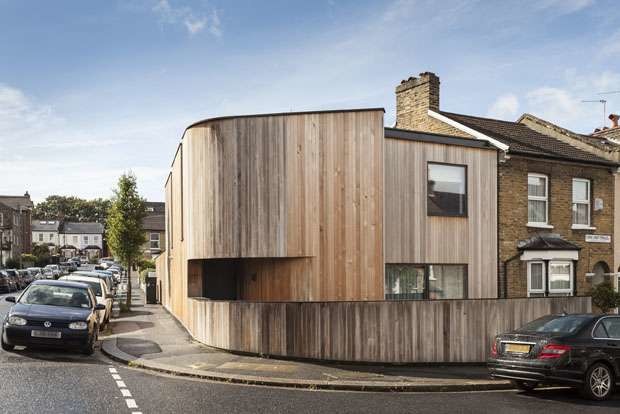 Photo of a medium sized contemporary two floor house exterior in London.