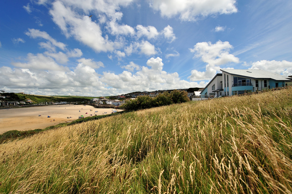 This is an example of a coastal house exterior in Cornwall.