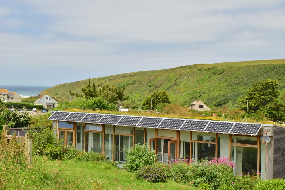 Contemporary exterior home idea in Cornwall