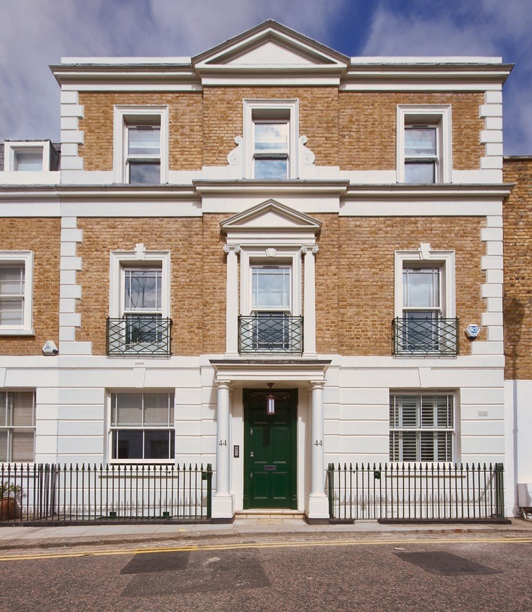 Elegant exterior home photo in London