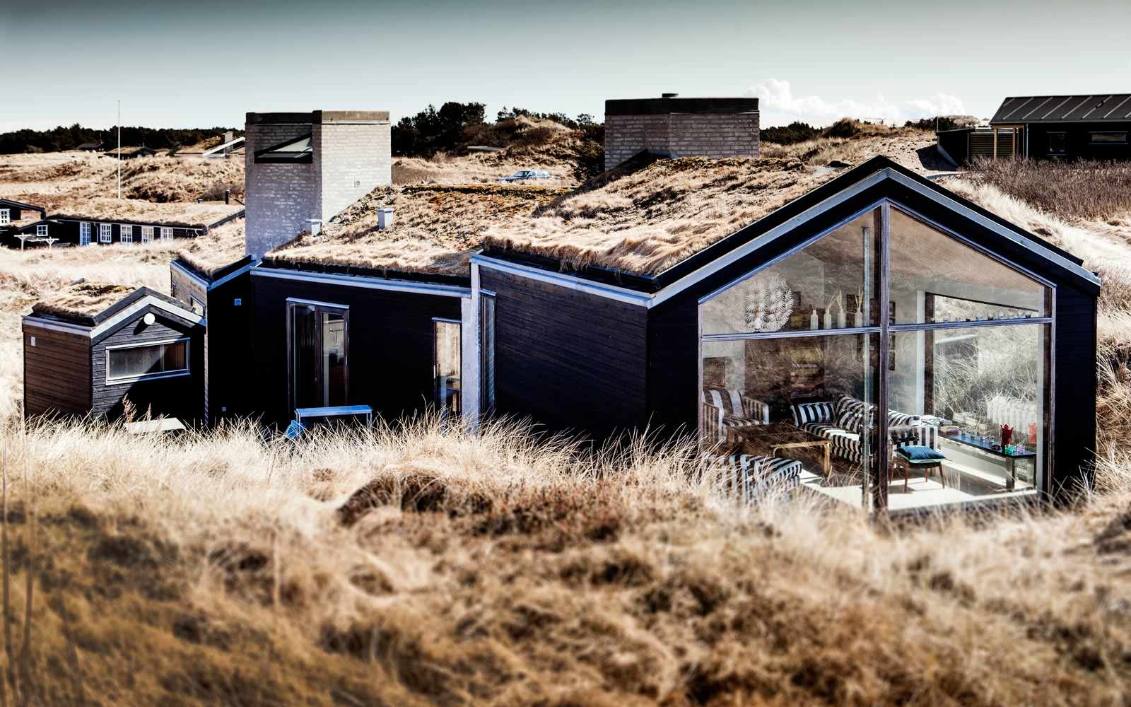 Architektur: Ein dänisches Ferienhaus duckt sich in die Dünen