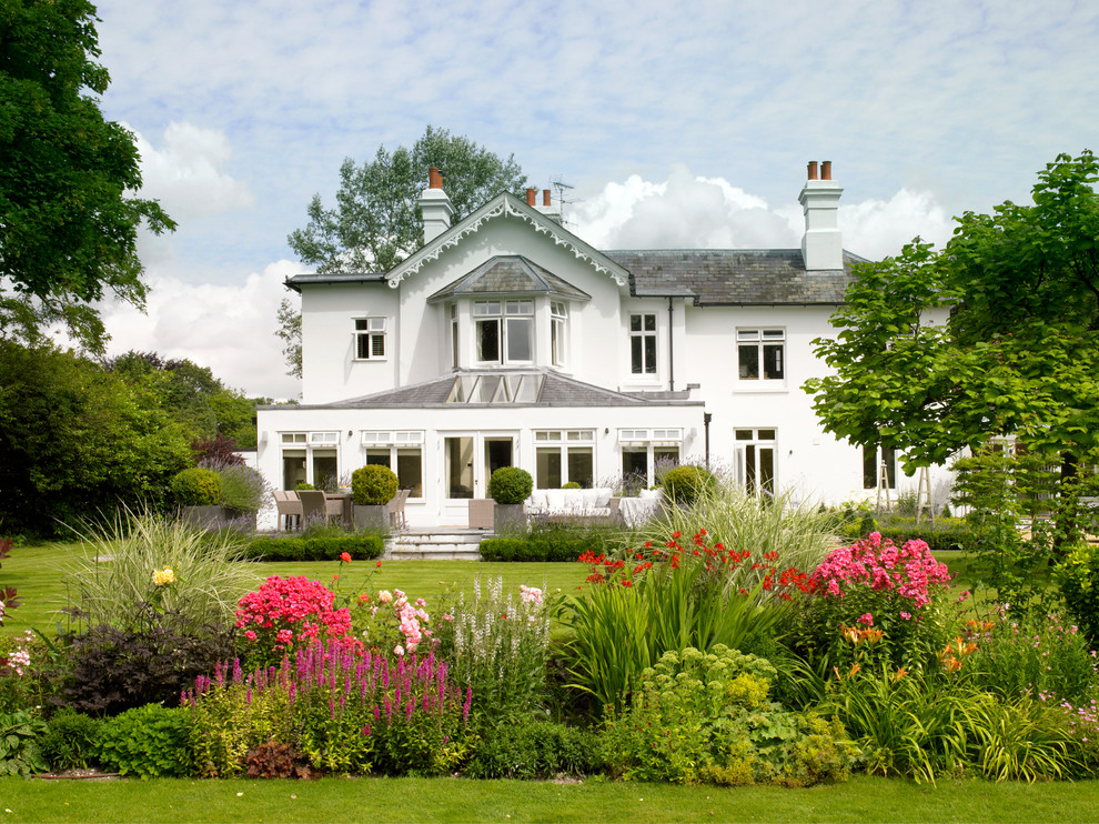 ウィルトシャーにある北欧スタイルのおしゃれな家の外観の写真