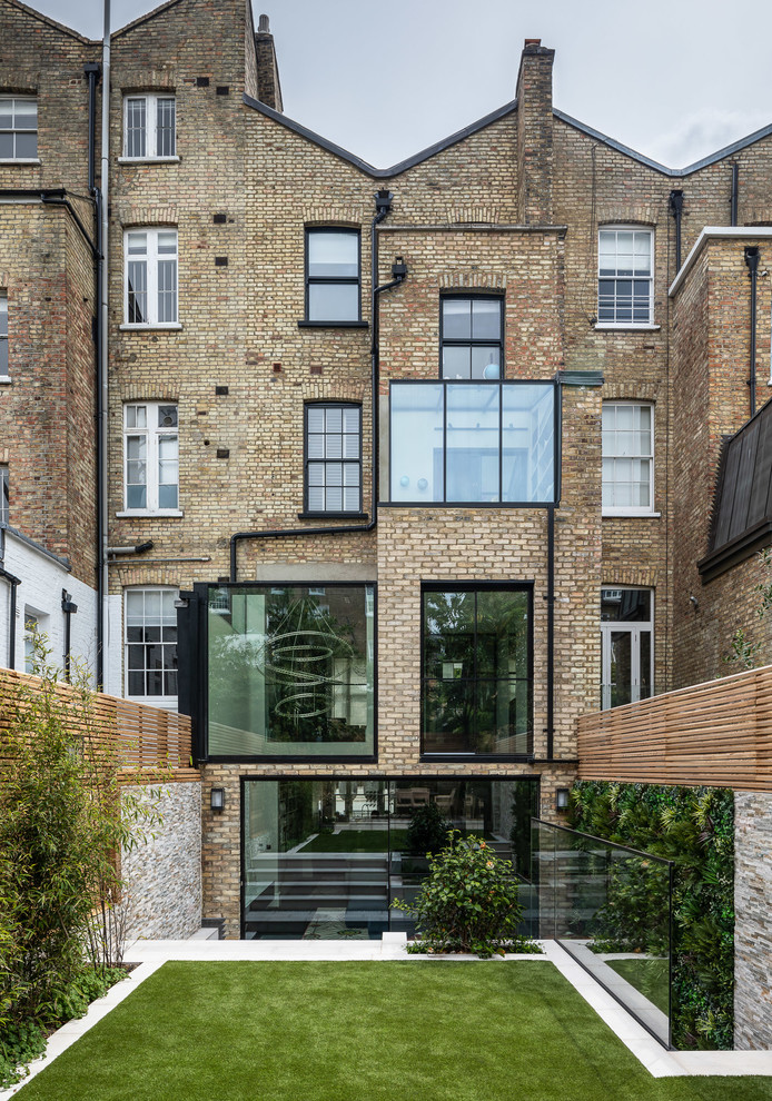 Design ideas for a classic house exterior in London.