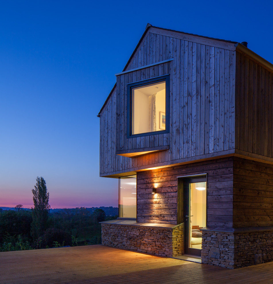 Photo of a contemporary two floor house exterior in Gloucestershire.