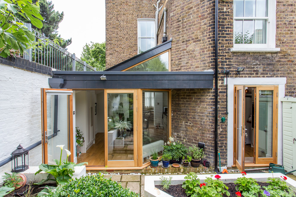 Unusual side extension in Highgate Contemporary Exterior Other