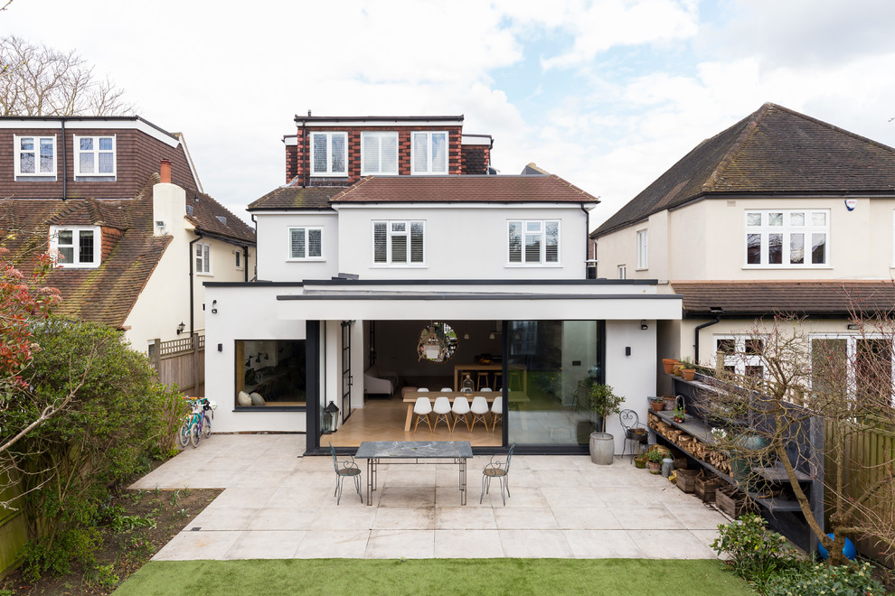Trendy exterior home photo in London