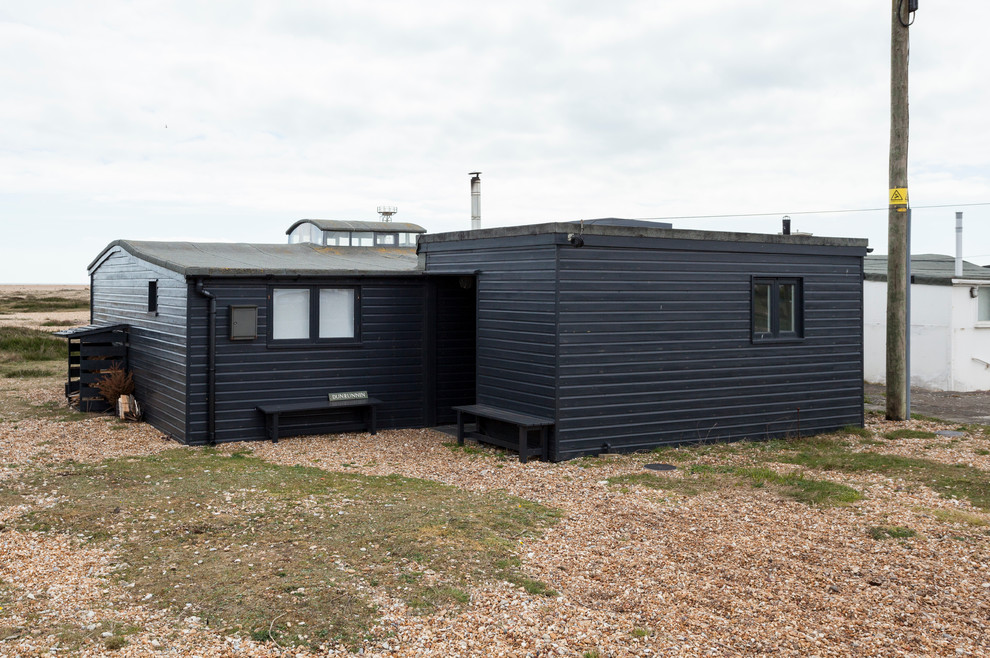 This is an example of a scandi house exterior in London.