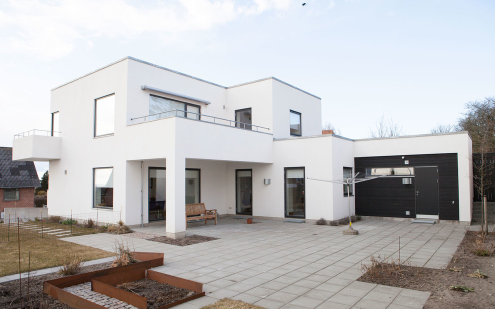 Example of a minimalist exterior home design in Copenhagen