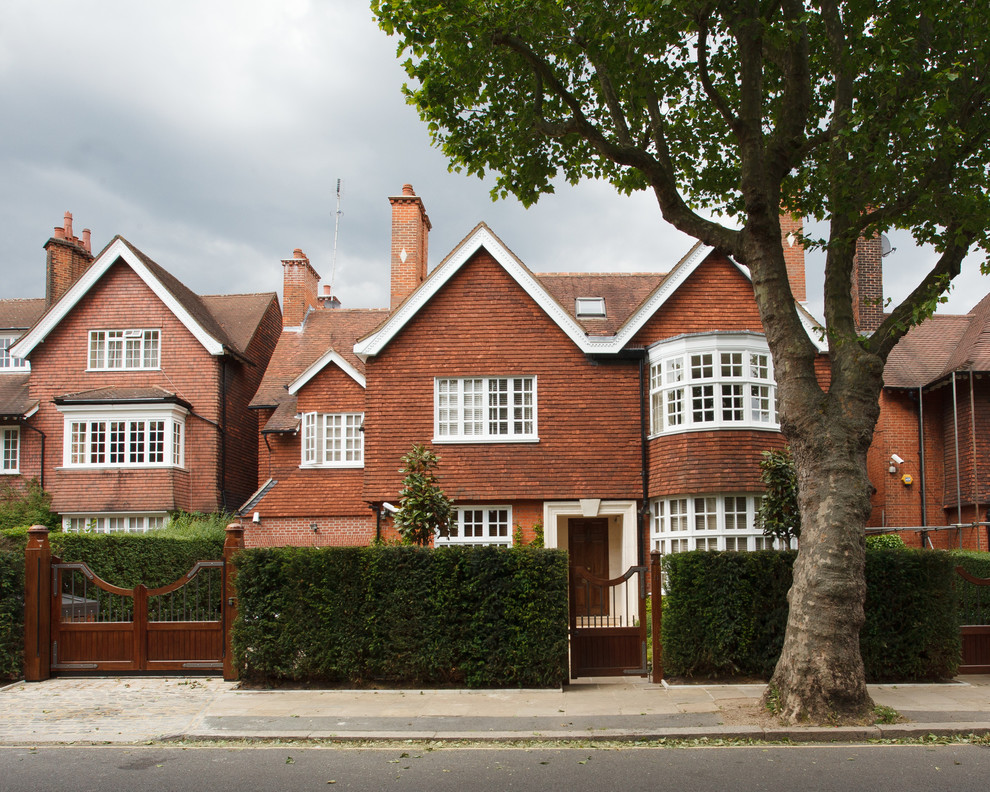 This is an example of a classic house exterior in London.