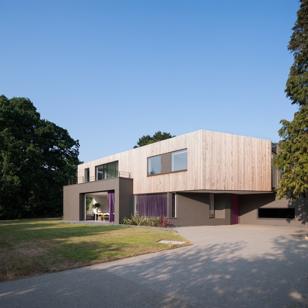 Zweistöckige Moderne Holzfassade Haus mit grauer Fassadenfarbe in London