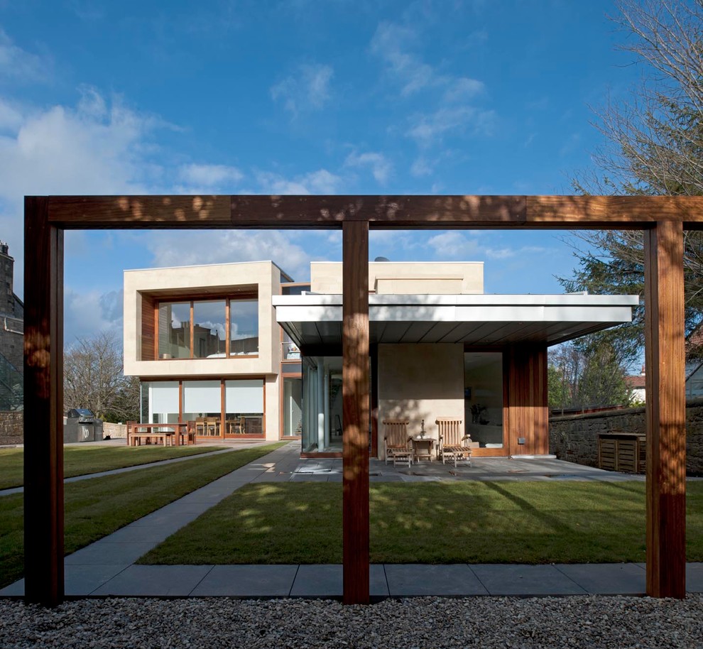 Inspiration for a contemporary house exterior in Edinburgh.