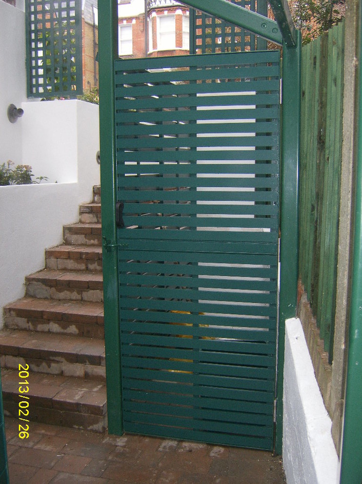 Woodside, Wimbledon SW19 Side Access Stair and Refuse Area Eclectic