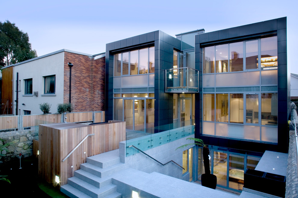 Medium sized modern house exterior in Dublin.