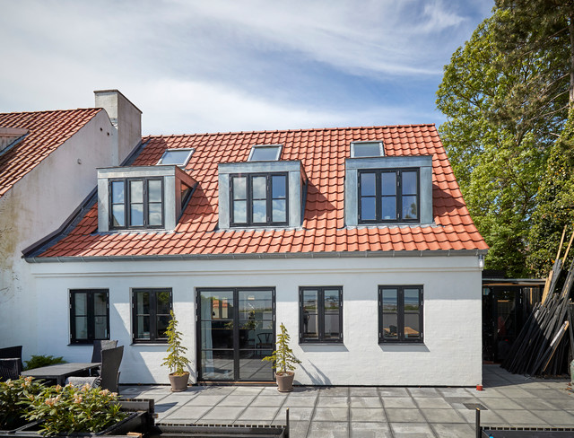 KPK sidehængte vinduer med en sprosse sort - Modern - Exterior - Copenhagen  - by KPK Døre og Vinduer | Houzz AU