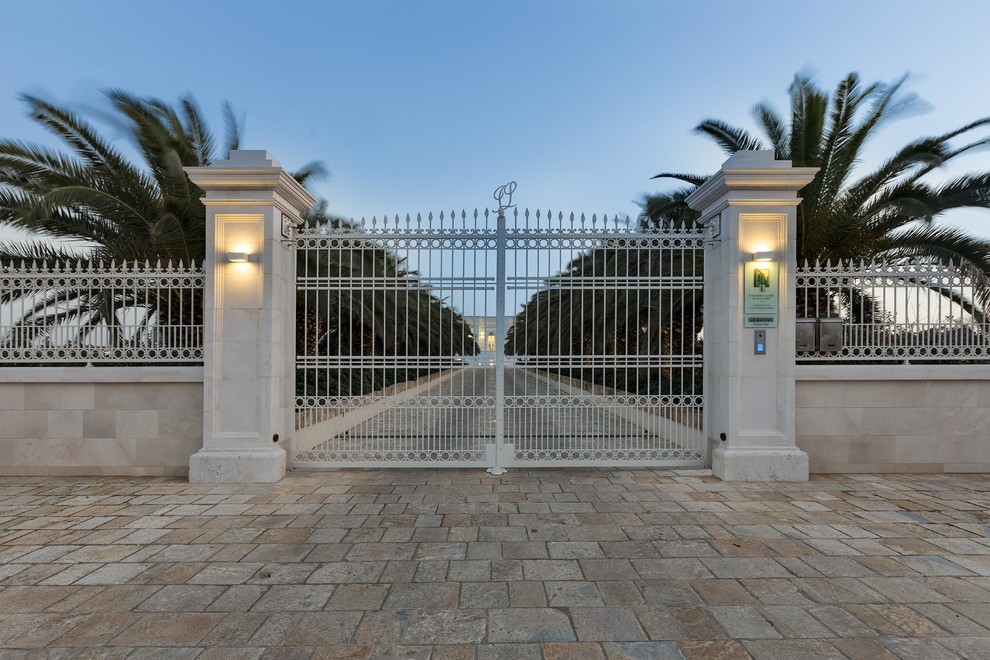 Foto di un ingresso o corridoio mediterraneo