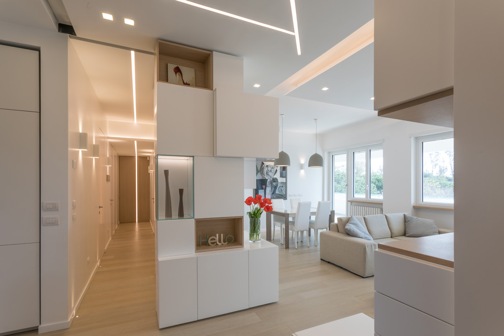 Supporto Per Occhiali Da Sole A Forma Di Viso - Reggetta Da Tavolo In Bianco Scolpito - 2