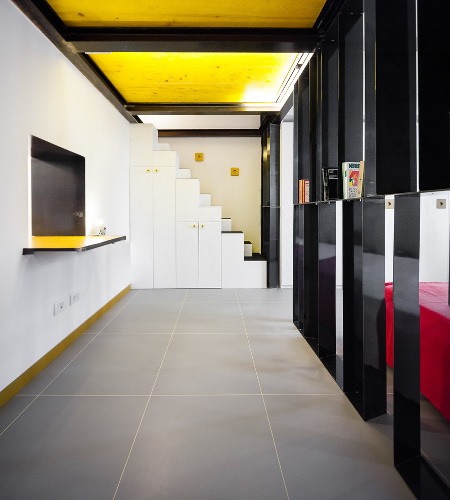 Hallway - industrial hallway idea in Milan