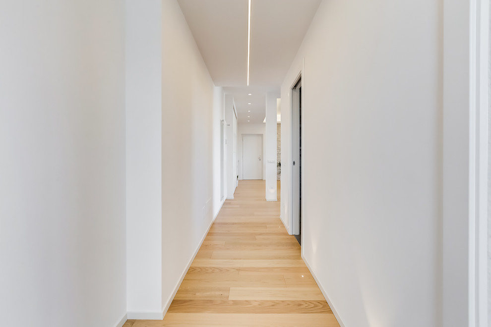 Источник вдохновения для домашнего уюта: коридор в современном стиле