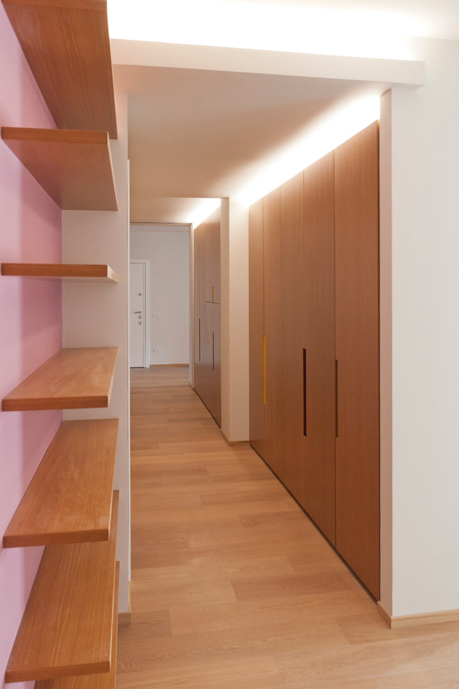 Example of a trendy hallway design in Milan