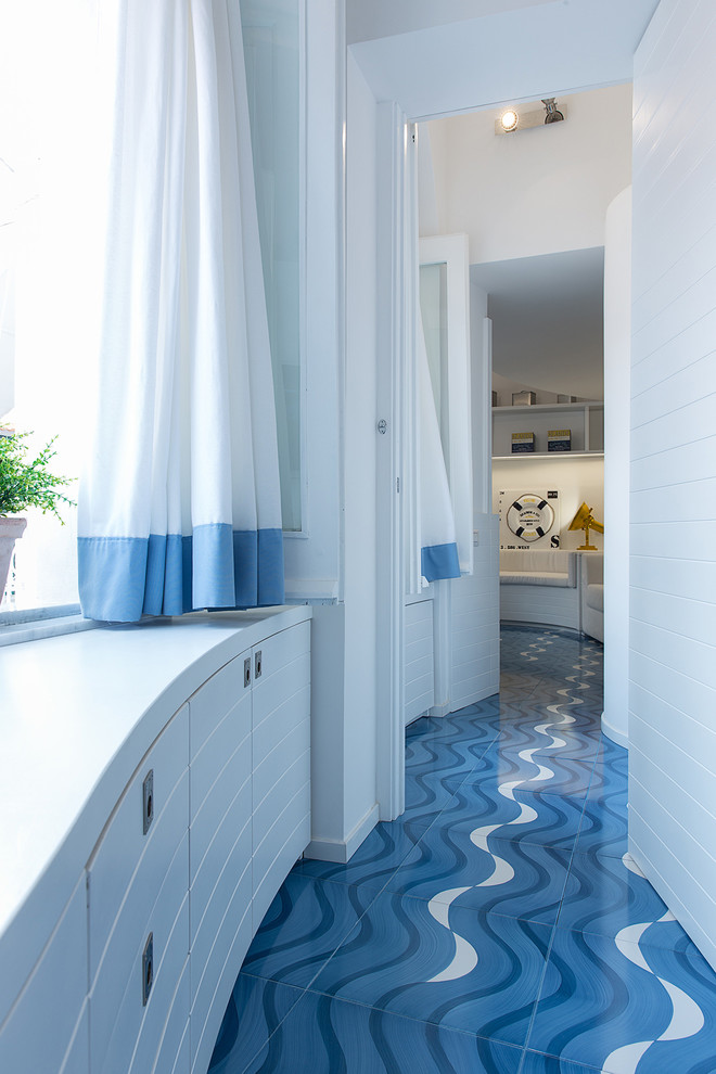 Источник вдохновения для домашнего уюта: коридор в морском стиле