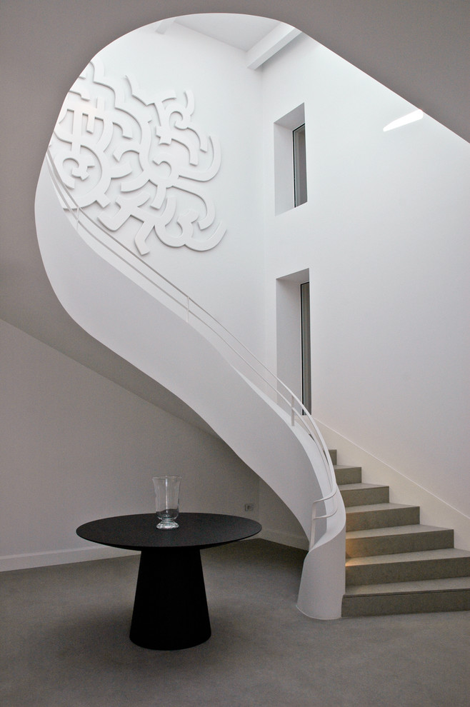 Staircase - contemporary staircase idea in Naples