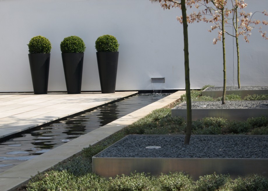 Inspiration for a world-inspired garden in Madrid.