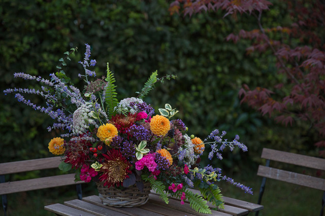 DIY : Un centre de table automnal avec les fleurs du jardin