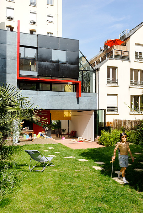 Contemporary home in Paris.