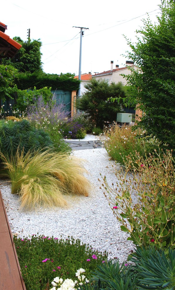 Inspiration for a contemporary garden in Toulouse.