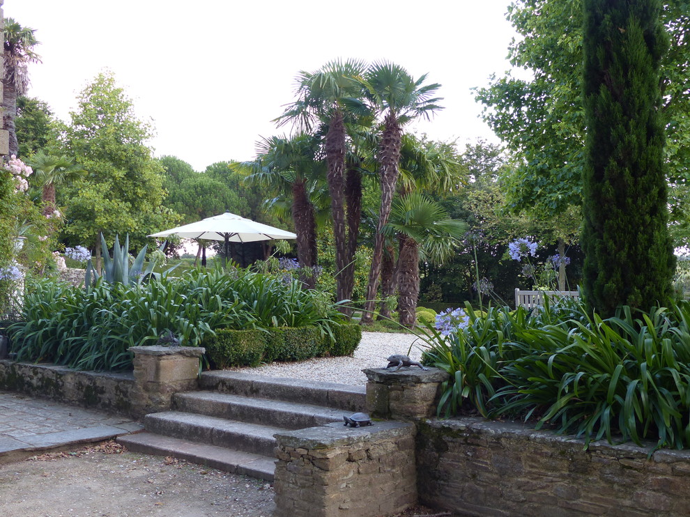 トゥールーズにあるトラディショナルスタイルのおしゃれな庭の写真
