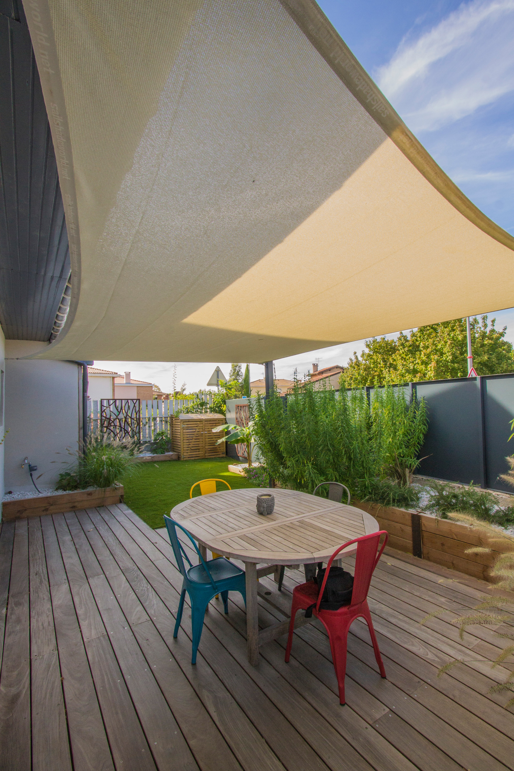 springhetti custom outdoor living on 75 Beautiful Mid Sized Privacy Landscaping Pictures Ideas May 2021 Houzz