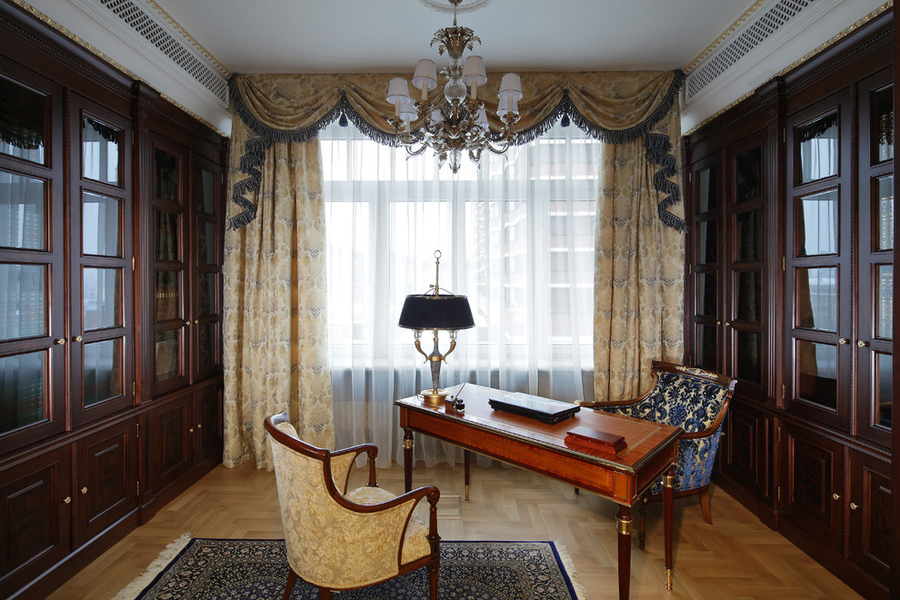 Inspiration for a medium sized traditional home office in Moscow.
