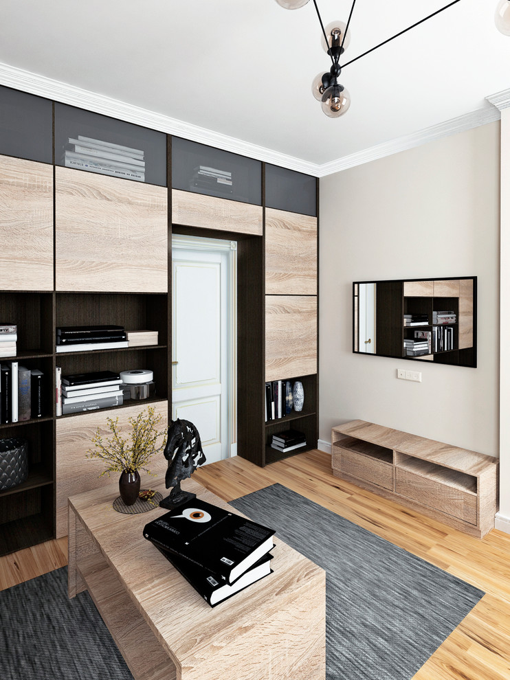 Источник вдохновения для домашнего уюта: кабинет среднего размера в современном стиле с местом для рукоделия, бежевыми стенами, отдельно стоящим рабочим столом и желтым полом