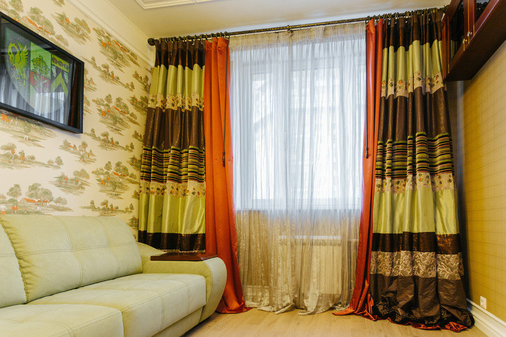モスクワにあるトランジショナルスタイルのおしゃれなホームオフィス・書斎の写真