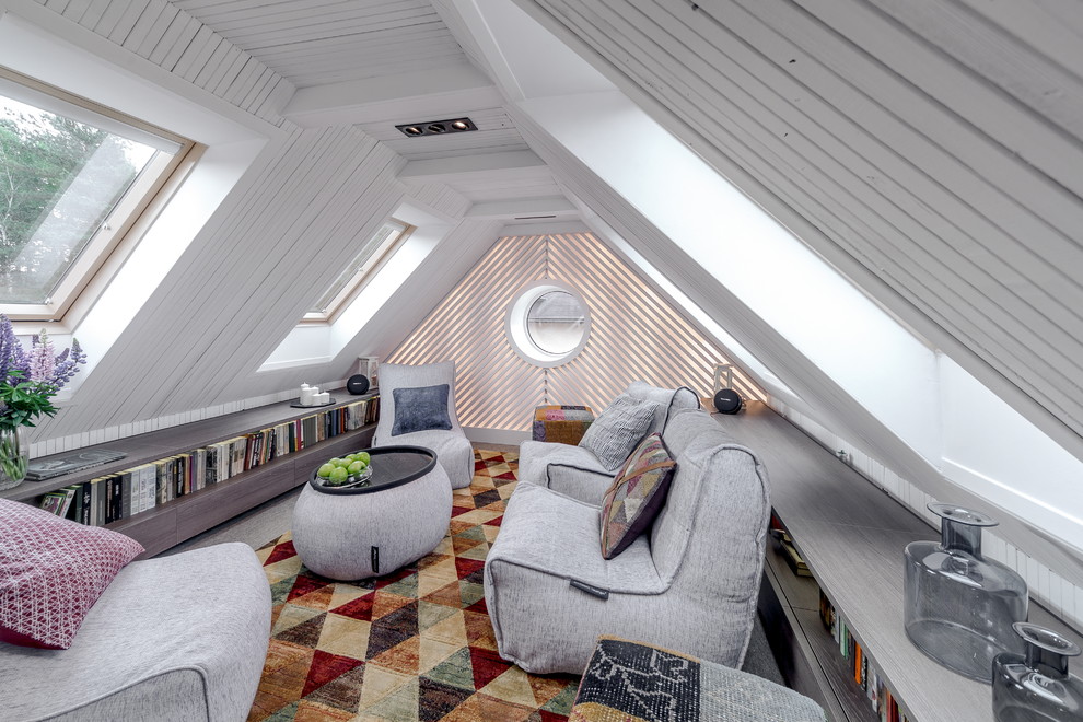Mittelgroßes Modernes Lesezimmer ohne Kamin mit weißer Wandfarbe und Teppichboden in Moskau