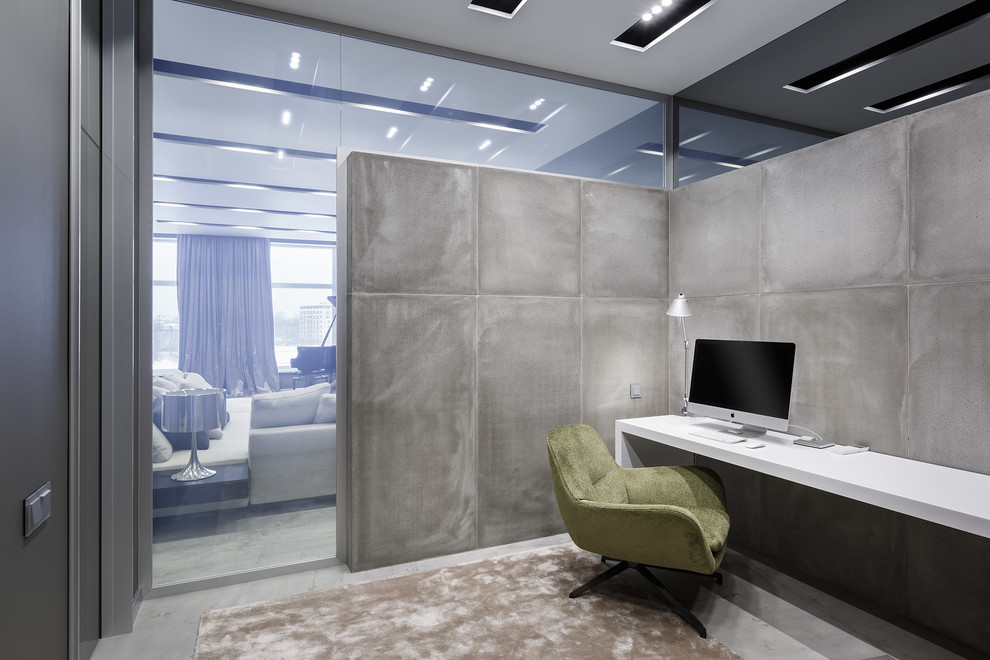 Стильный дизайн: кабинет среднего размера в современном стиле с серыми стенами - последний тренд