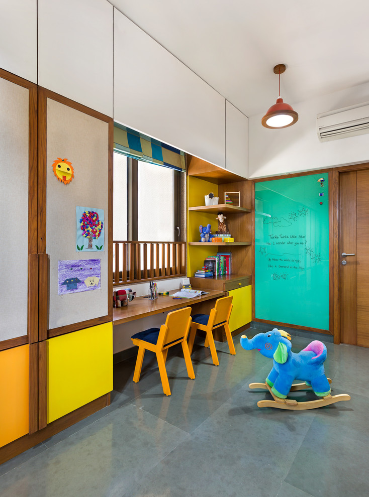 アフマダーバードにあるアジアンスタイルのおしゃれな子供部屋の写真