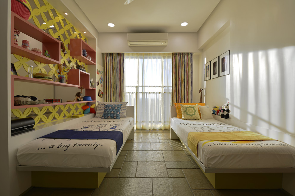На фото: нейтральная детская в современном стиле с спальным местом, бежевыми стенами и серым полом для ребенка от 4 до 10 лет с