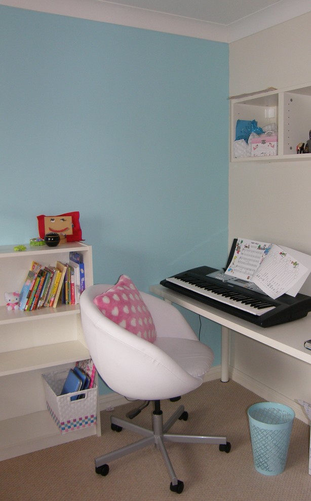 Example of a minimalist kids' room design in Sussex