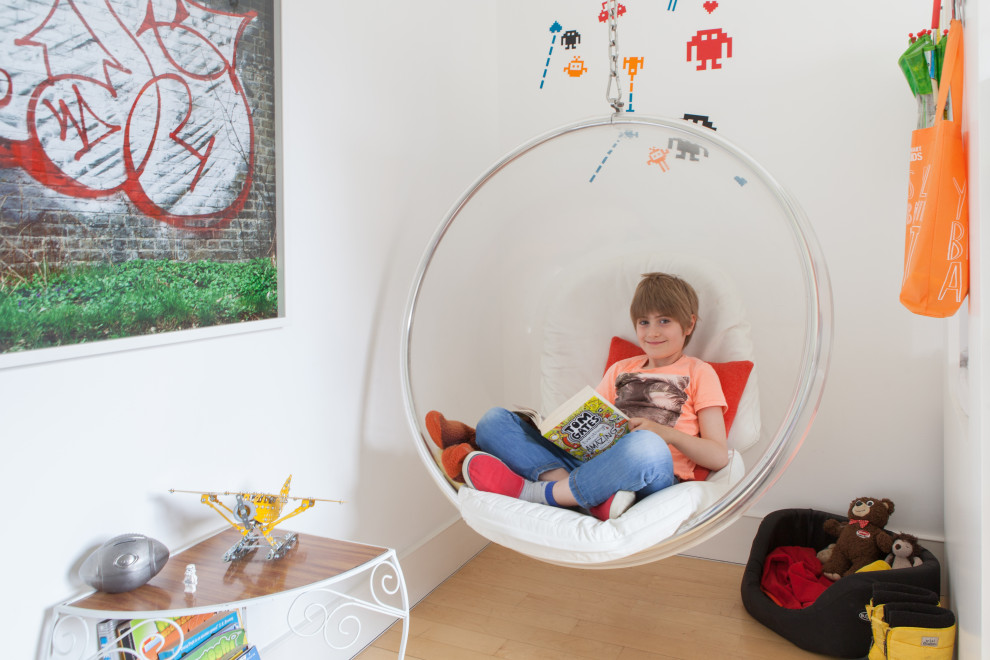 Photo of a modern kids' bedroom in London.