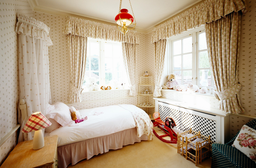 Photo of a classic kids' bedroom for girls in London.