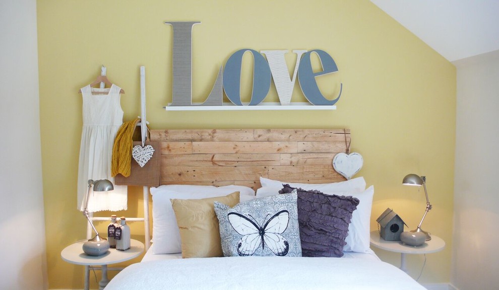 Design ideas for a contemporary kids' bedroom in Hampshire.