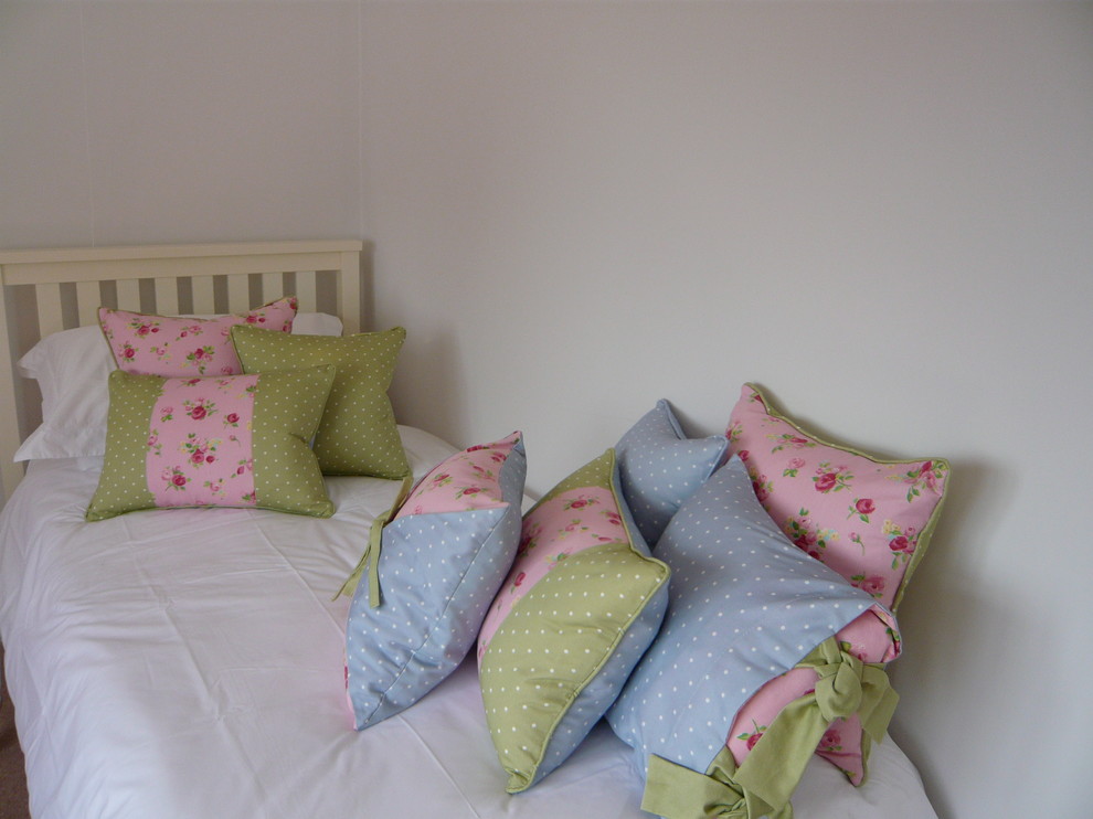 Photo of a farmhouse kids' bedroom in Devon.