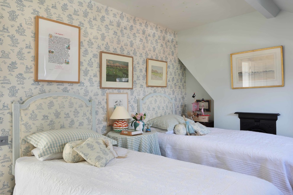 This is an example of a traditional kids' bedroom in London.