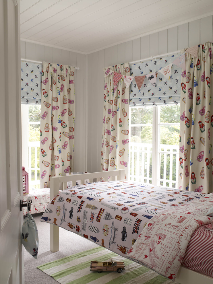 Kids' room - traditional kids' room idea in Hampshire