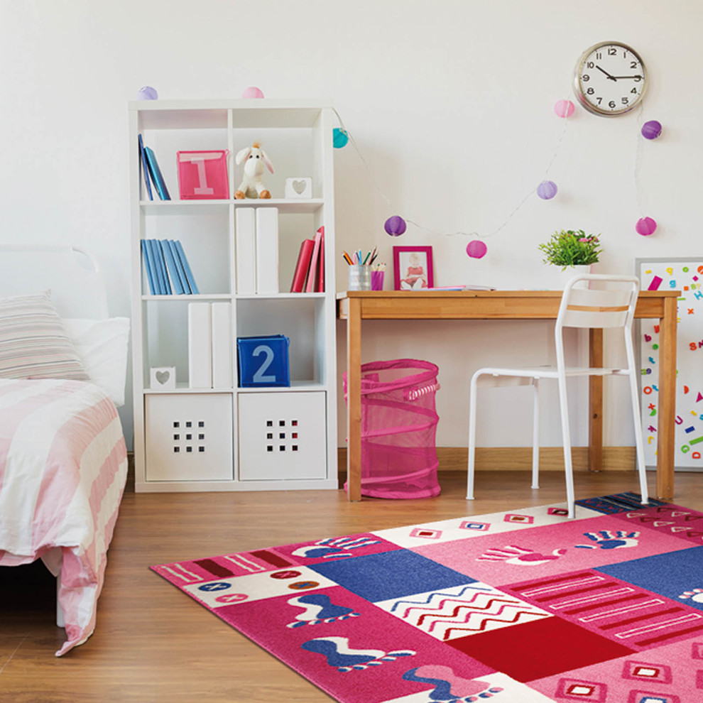 Inspiration pour une chambre d'enfant minimaliste.