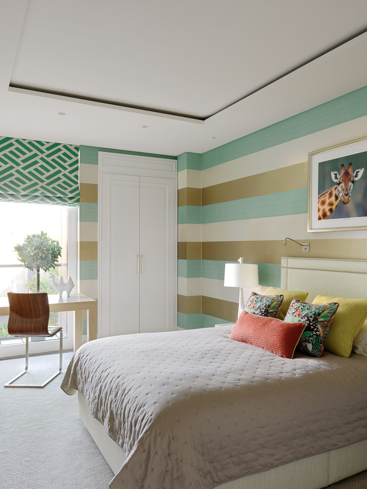 На фото: детская в современном стиле с спальным местом, разноцветными стенами, ковровым покрытием и серым полом для девочки, подростка с
