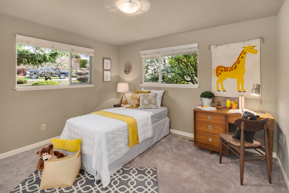 На фото: нейтральная детская среднего размера в стиле ретро с спальным местом, бежевыми стенами, ковровым покрытием и серым полом для подростка с