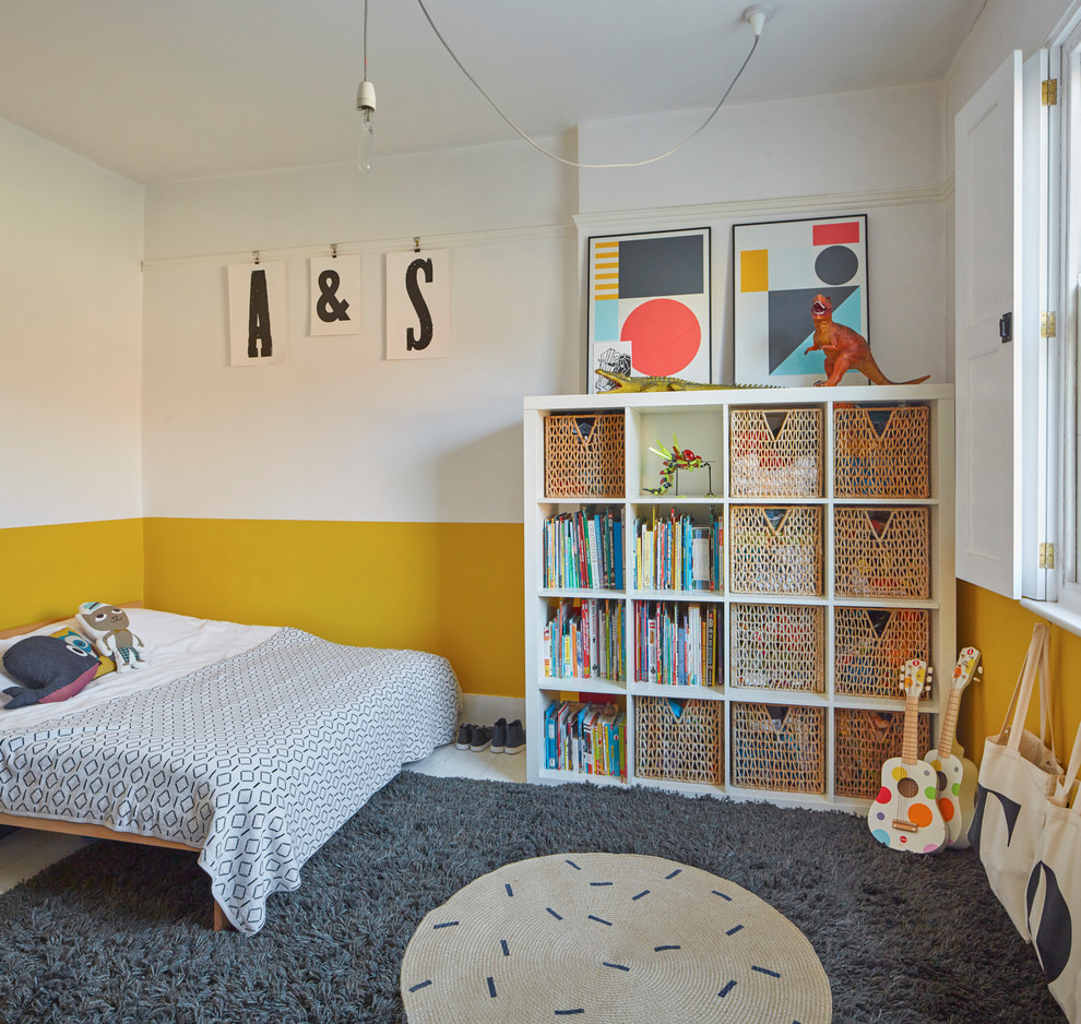 エセックスにある中くらいな北欧スタイルのおしゃれな子供部屋 (児童向け) の写真