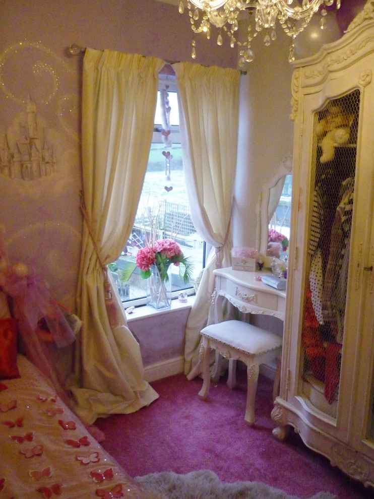Photo of a traditional kids' bedroom in Manchester.